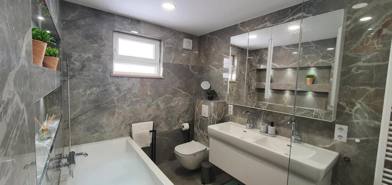 Aquamarine Deluxe Apartment ดูบรอฟนิก ภายนอก รูปภาพ